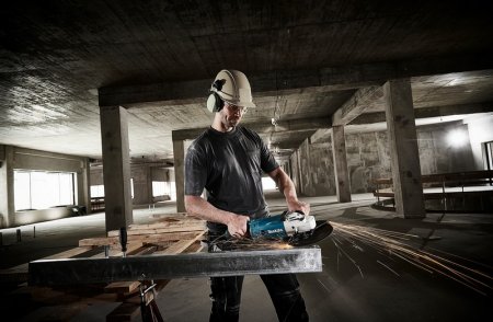 Болгарка Makita GA9020SF (2200 Вт, 230 мм, 6600 об/м)