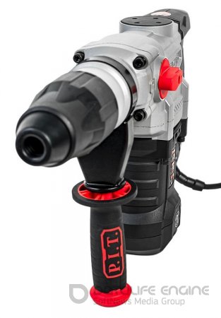 Перфоратор P.I.T. PBH40-C2 (9 Дж, SDS-max, 1.6 кВт, до 40 мм, до 3800 уд.)
